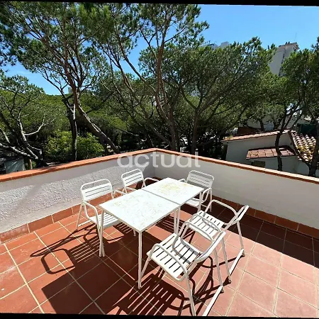 Edelweiss N5 * Castell-Platja d’Aro